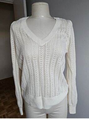 Reitmans Cream Open-Knit V-Neck Sweater
